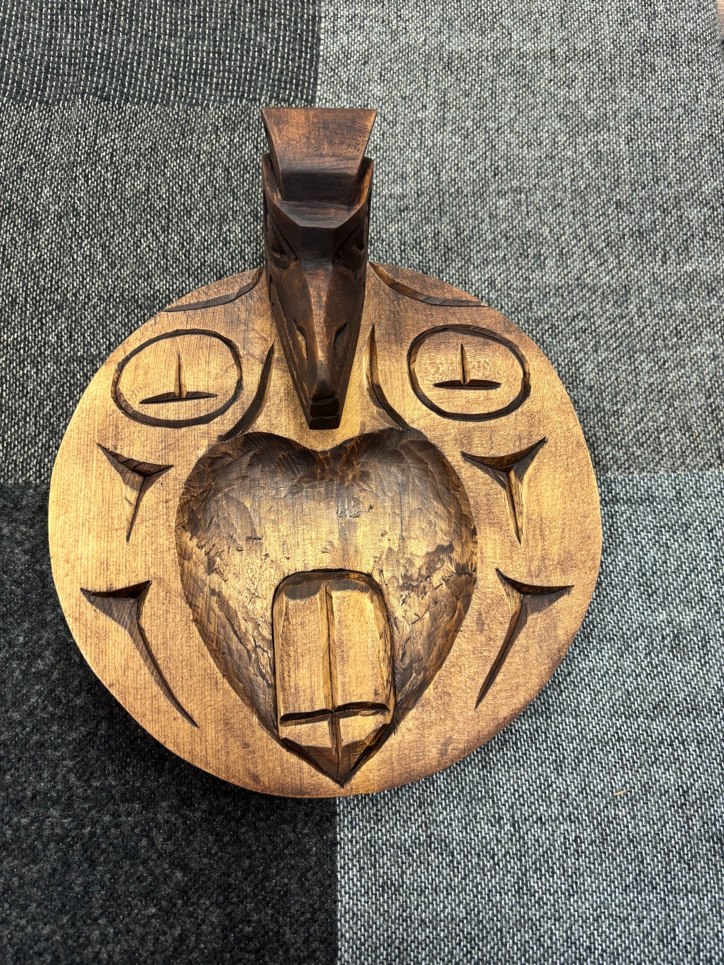 Carving # 21 Round Raven Plaque Small